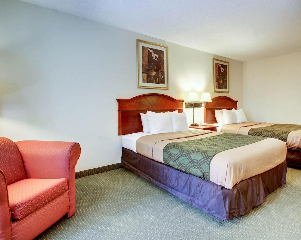 Econo Lodge Inn & Suites Gulfport Bagian luar foto