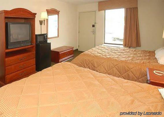Econo Lodge Inn & Suites Gulfport Bagian luar foto