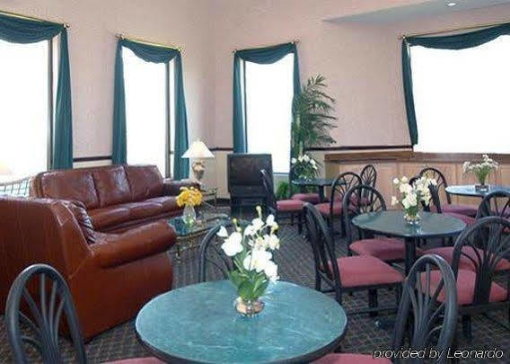 Econo Lodge Inn & Suites Gulfport Bagian luar foto